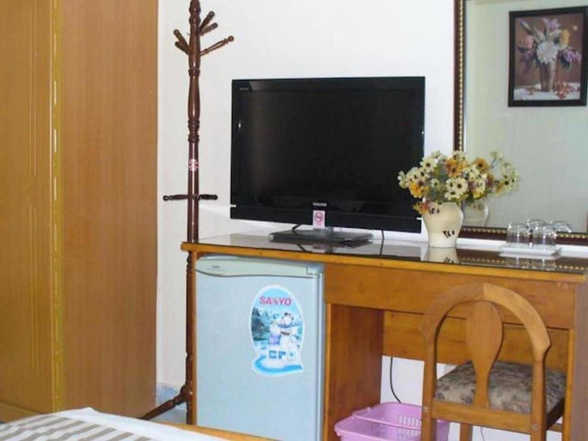 Phan Lan 2 Hotel Thành Pho Ho Chí Minh Esterno foto